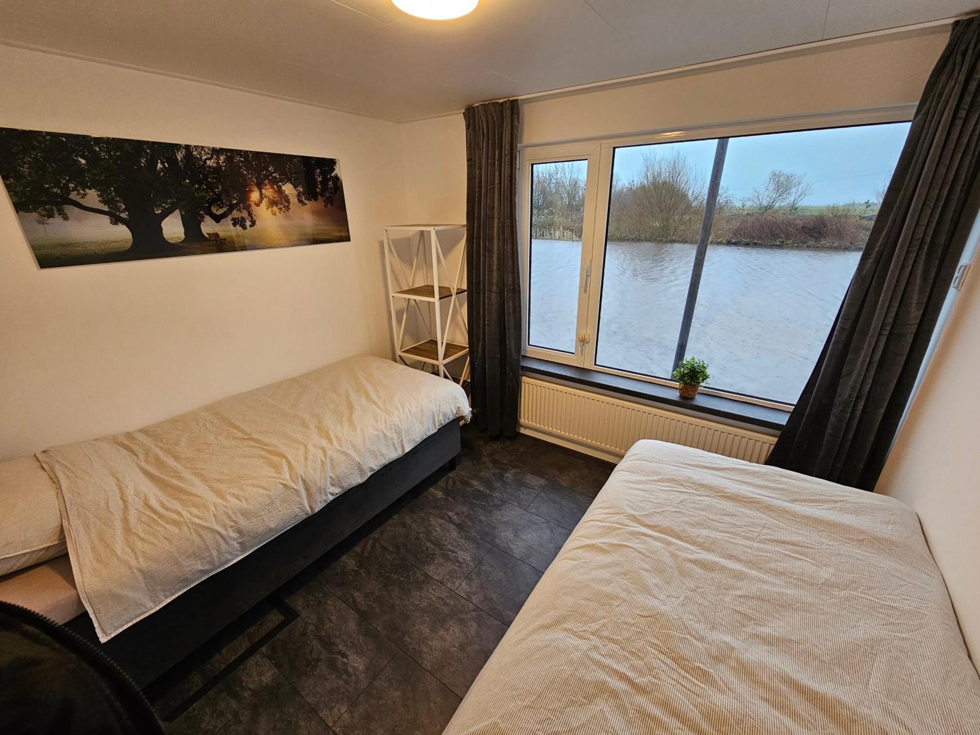 Luxe Woonboot In De Natuur Evt Met Console Bootje! Leeuwarden Kültér fotó